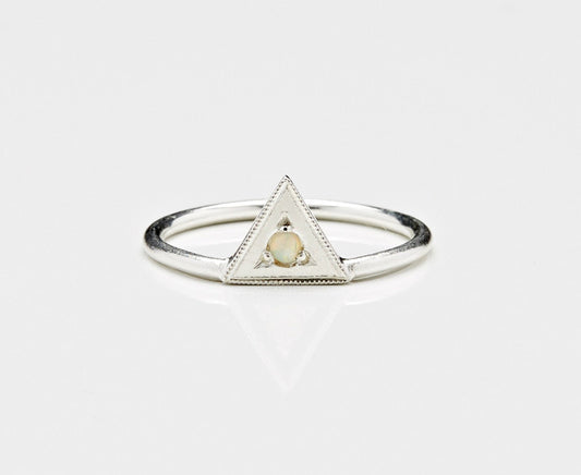 Trigono Ring